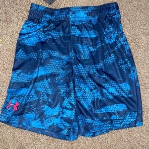 Under Armour Size 6 Shorts